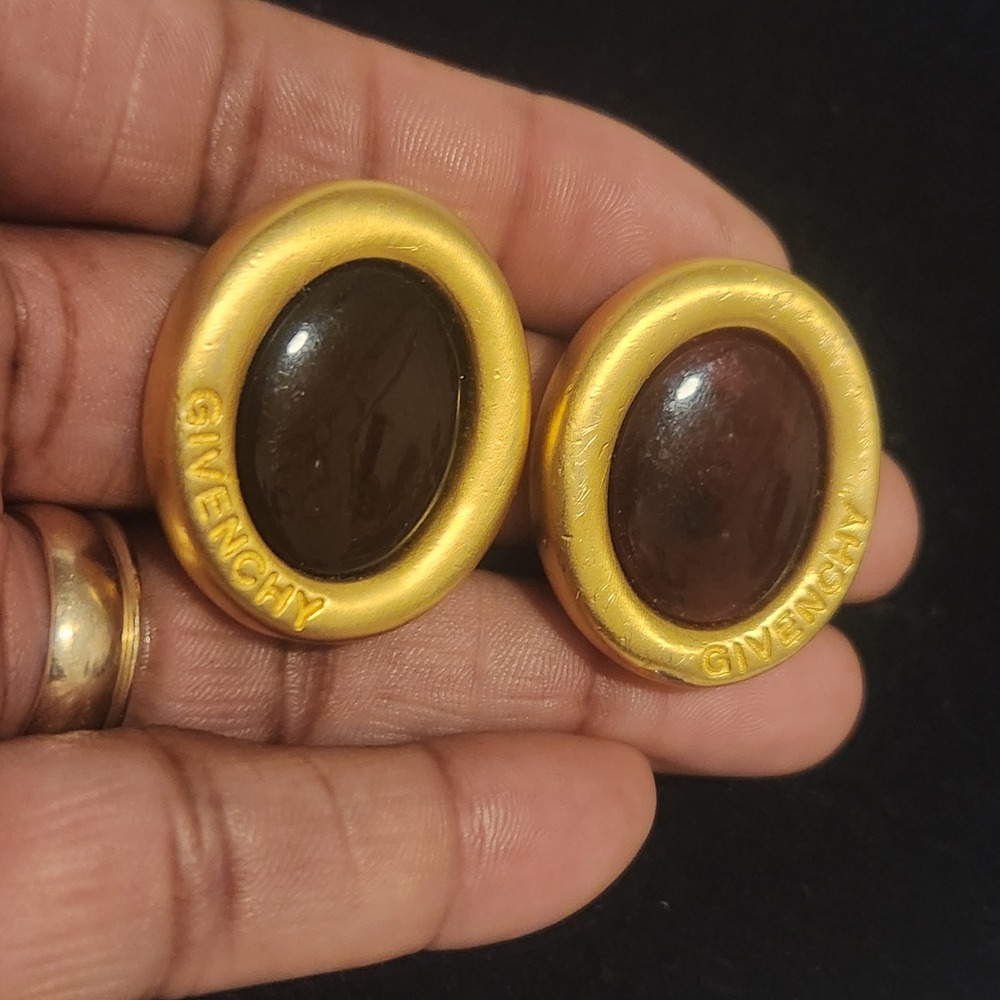Givenchy Vintage Gold Tone Oval Amber Resin Cabochon Clip On Earrings Logo 4G - Picture 13 of 15